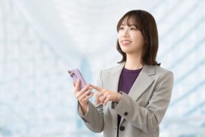 スマホの文字サイズ変更は？見やすくする設定方法
